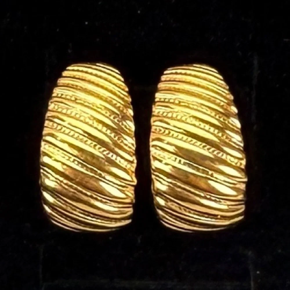Vintage lightweight goldtone, wide open hoop pierced post earrings